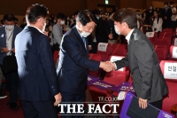 [TF포토] 악수하는 안철수-노웅래