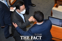 [TF포토] 김태년 원내대표 찾은 주호영