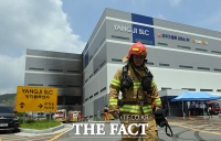 [TF포토] 용인 물류센터 화재, '검게 그을린 건물'