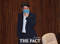 [TF포토] 본회의 참석하는 이인영 통일부 장관 후보자