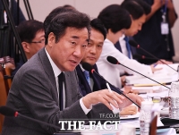 [TF포토] 질의하는 이낙연 의원