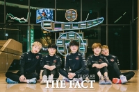  SK텔레콤 'T1', 하나은행 손잡고 '페이커 오른손' 보험 낸다