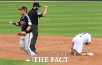 [TF포토] 김재호 '내가 아웃이라니'