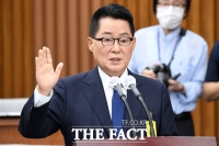 [TF포토] 선서하는 박지원 국정원장 후보자