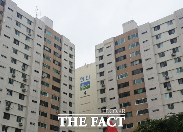 똘똘한 두 채 소유자 김조원 청와대 민정수석은 서울 강남구 도곡동 소재 도곡한신을 택했다. /윤정원 기자