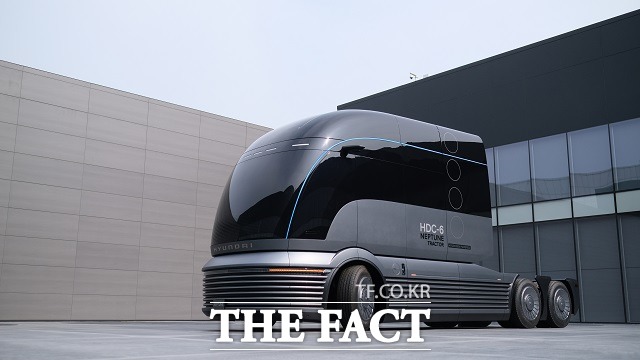 현대차가 2019 북미 상용 전시회에서 세계 최초로 공개한 HDC-6 넵튠은 친환경 수소에너지를 물류 배송에 접목한 최초의 콘셉트카라는 점에서 높은 점수를 받고 상용차 부문 대상을 받았다. /현대차 제공