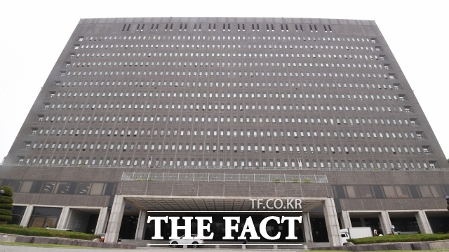 서울중앙지검 형사1부는 이날 한 검사장을 출석시켜 휴대전화 유심을 임의제출 방식으로 확보할 예정이었으나 출석하지 않았다고 전했다./이새롬 기자