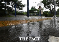 [TF포토] '다시 찾아온 장마'
