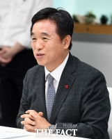 [TF포토] 감사 인사 전하는 서정협 서울시장 권한대행