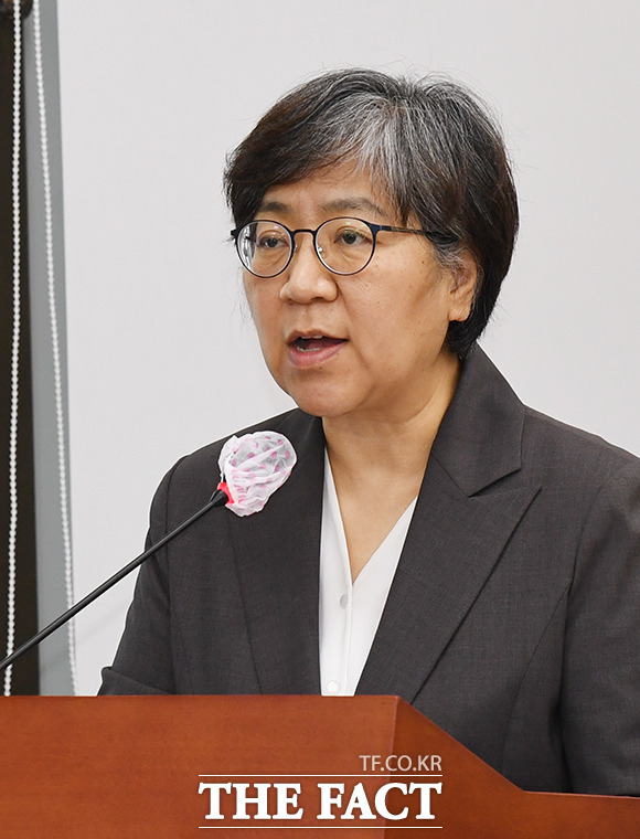 31일 질병관리본부 중앙방역대책본부에 따르면 이날 0시 기준 코로나19 확진자 수는 전날 대비 36명 늘었다. 사진은 정은경 질병관리본부 본부장. /배정한 기자