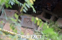 [TF포토] 토사 덮쳐 붕괴된 평택 공장