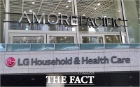  주가 방어한 LG생건, 떨어진 아모레…하반기 전망은?