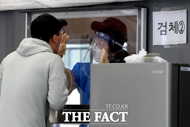 충북 청주시에서 우즈베키스탄 국적의 외국인 6명이 신종 코로나바이러스 감염증(코로나19) 확진 판정을 받은 가운데 이들이 참석했던 이슬람 종교행사에서 5일 현재까지 추가 확진자가 발생하지 않았다. /이선화 기자