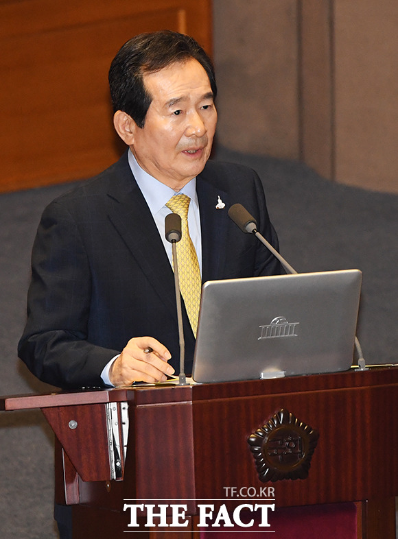 정세균 국무총리는 6일 강원도 춘천시 의암호에서 발생한 선박 침몰 사고와 관련해 가능한 모든 인력과 장비를 동원해 실종자 수색에 최선을 다하라고 지시했다. /배정한 기자