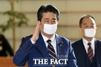  '재난 강국' 일본, 긴급사태 선언 '주저'…코로나 확진 1000명대