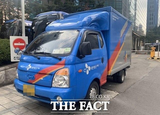 CJ대한통운이 올해 2분기 매출 2조6500억 원, 영업이익 838억6000만 원을 기록했다고 7일 공시했다. /이민주 기자