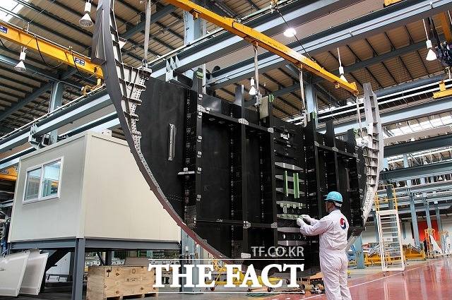 대한항공이 보잉 787 항공기 후방 랜딩기어 수용 공간 구조물 제작 사업 기간을 9년 연장하는 계약을 체결했다고 7일 밝혔다. /대한항공 제공