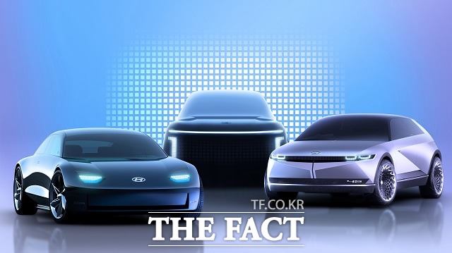 현대자동차가 순수 전기차 브랜드 아이오닉을 론칭하고 오는 2024년까지 3종의 전용 전기차 라인업을 출시하겠다고 10일 밝혔다. /현대차 제공