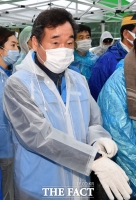 [TF포토] 장갑끼는 이낙연, '작업 준비 완료'
