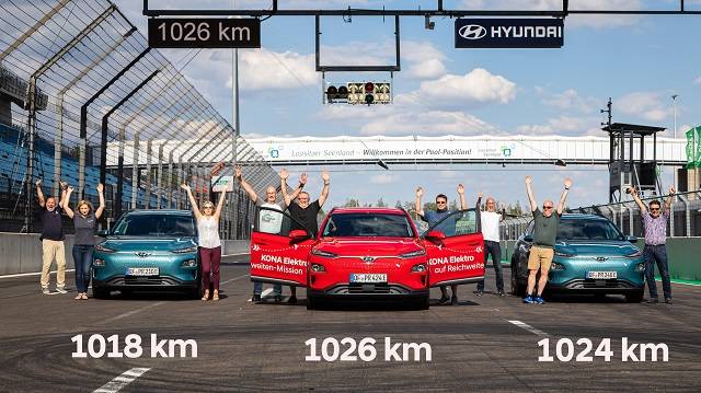 현대차에 따르면 지난 7월 22일부터 24일(현지시간)까지 독일에서 진행된 시험주행 투입된 코나 일렉트릭 3대는 각각 1026km, 1024.1km, 1018.7km의 주행거리를 달성했다. /현대차 제공