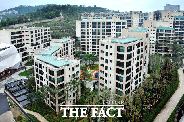 올해 우리나라에서 가장 비싼 가격에 팔린 아파트는 서울 용산구에 있는 한남더힐로 나타났다. /뉴시스