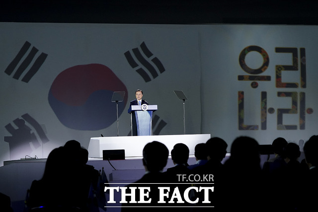 문재인 대통령은 광복절인 15일 진정한 광복은 평화롭고 안전한 통일 한반도에서 한 사람 한 사람의 꿈과 삶이 보장되는 것이라고 강조했다. /청와대 제공