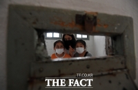 [TF포토] 광복 75주년, '서대문형무소 찾은 어린이들'