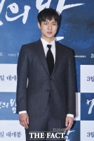  고경표 측 '유흥주점 아냐…모르는 여성이 촬영 요청'