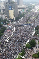 [TF포토] 비오는 광복절... 광화문 가득 메운 보수단체 집회