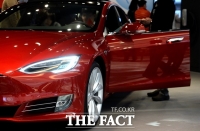  '주식 쪼개기' 테슬라, 1800달러 돌파…11% 폭등 '최고치 경신'