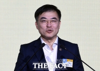  신용대출 증가 폭 커지자…손병두 '가계부채 모니터링 강화'