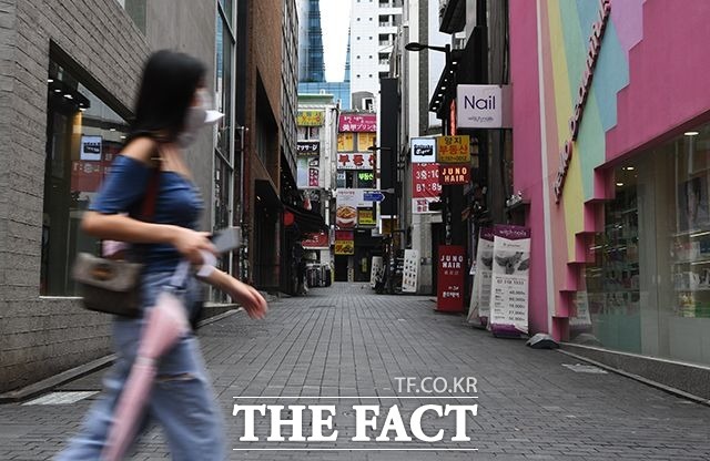 이커머스 업체들은 코로나19 장기화로 소비 심리가 위축될 수 있다며 우려하고 있다. /배정한 기자