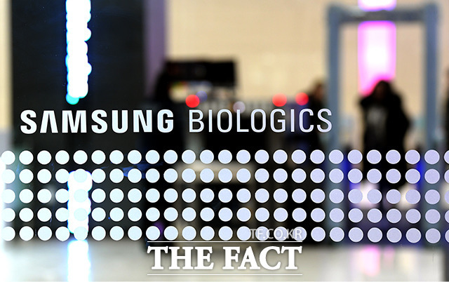 삼성바이오로직스가 20일 오전 장중 82만3000원까지 오르며 SK하이닉스를 제치고 코스피 시총 2위에 올랐다. /더팩트DB