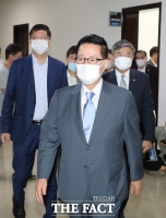 [TF포토] 국회 찾은 박지원 국가정보원장