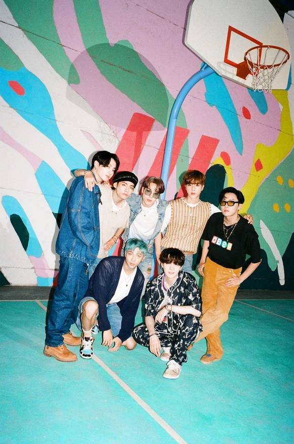 방탄소년단이 21일 오후 1시(한국시간) 신곡 Dynamite를 전 세계 동시 발매한다. 희망의 메시지를 담은 곡이다. /빅히트 제공