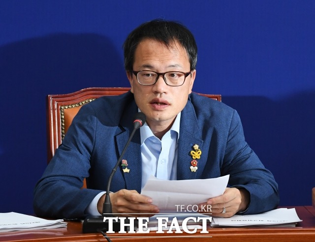박주민 더불어민주당 당 대표 후보 가 21일 전당대회 일정 연기는 어렵고 당원 투표 일정만 다음 주 후반부로 옮겨달라는 입장을 밝혔다. /배정한 기자