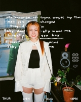  '음색 여신' 쏠, 오렌지빛 변신…새 프로필 직접 촬영