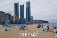  전국 모든 해수욕장 23일부터 긴급 폐장…거리두기 2단계 격상