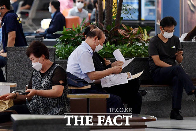 벗을 수 없는 마스크