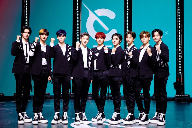 그룹 크래비티가 24일 새 앨범 CRAVITY SEASON 2. HIDEOUT : THE NEW DAY WE STEP INTO 발매 온라인 쇼케이스를 개최했다. 이날 오후 6시 앨범을 발매한다. /스타쉽엔터 제공