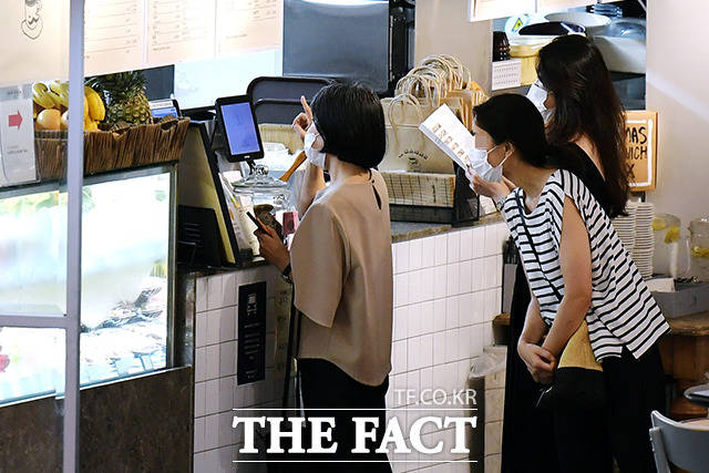 카페에서 마스크