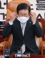  코로나19 확산에 국회도…박병석 