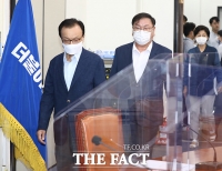 [TF포토] 회의 참석하는 이해찬 대표와 김태년 원내대표