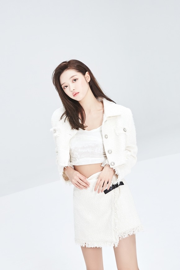 오마이걸 유아가 오는 9월 7일 첫 솔로 앨범을 발표한다. /WM엔터 제공