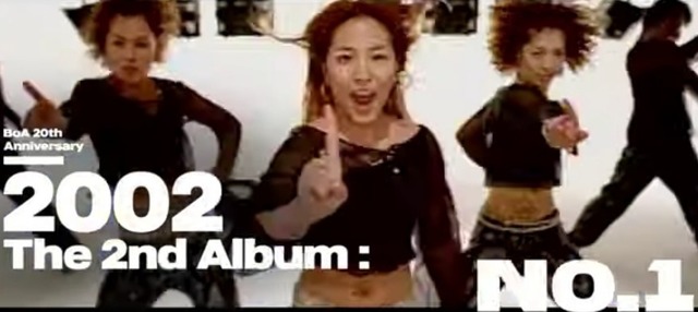 보아는 2002년 일본에서 한국 가수 최초로 오리콘차트 1위에 올랐고 2009년 미국 빌보드200에 진입했다. 사진은 2002년 발표한 NO.1 당시 모습. /보아 20주년 영상 캡처