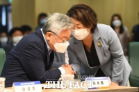  이재명 '재난지원금이 빈민구제? 수요확대 경제정책' 윤희숙 에둘러 비판