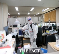  김해시청 폐쇄…간부회의 참석한 김해도시개발공사 사장 확진