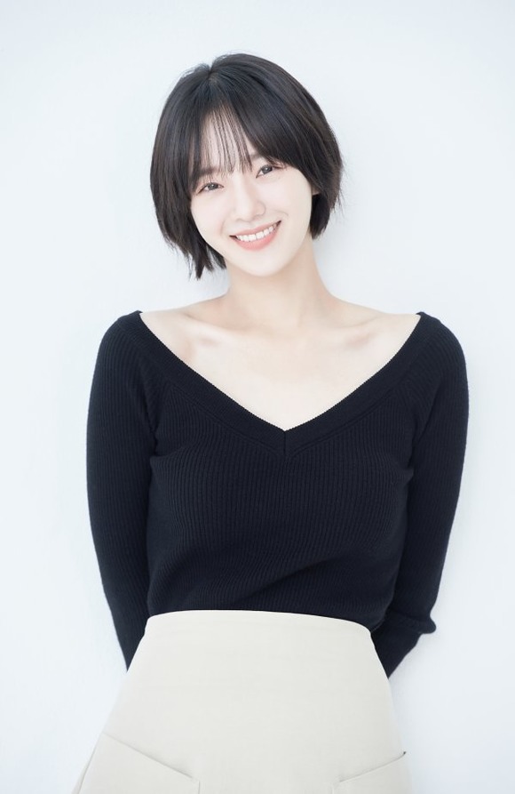 배우 박규영이 내년 방송 예정인 tvN 악마판사에 출연 제안을 받고 검토 중이라고 밝혔다. /사람엔터테인먼트 제공