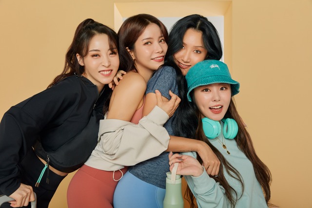 관계자는 주체적이고 당당한 여성상을 보여준다는 점에서 마마무와 안다르의 시너지를 기대케 한다. 앞으로 마마무가 뮤즈로서 보여줄 메시지를 기대해 달라고 전했다. /안다르 제공