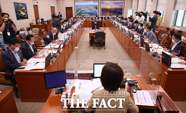 국토교통위원회 전체회의